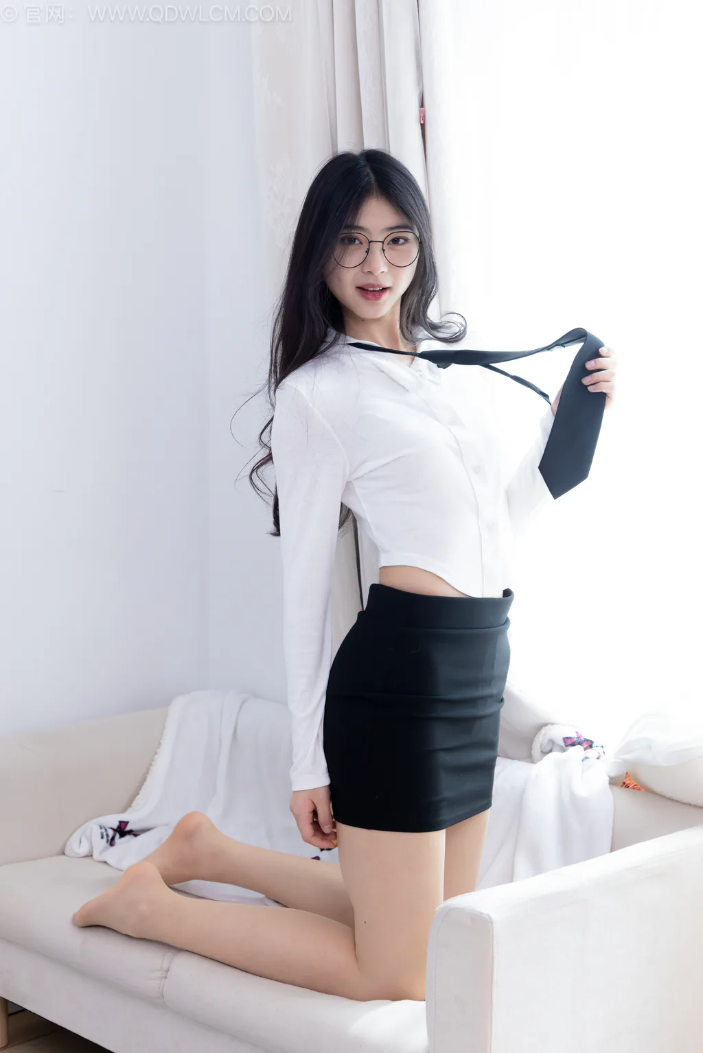 勿恋传媒 NO.2773 包包-高跟鞋、薄肉丝、ol至服[154P/1V/3.24GB]插图3