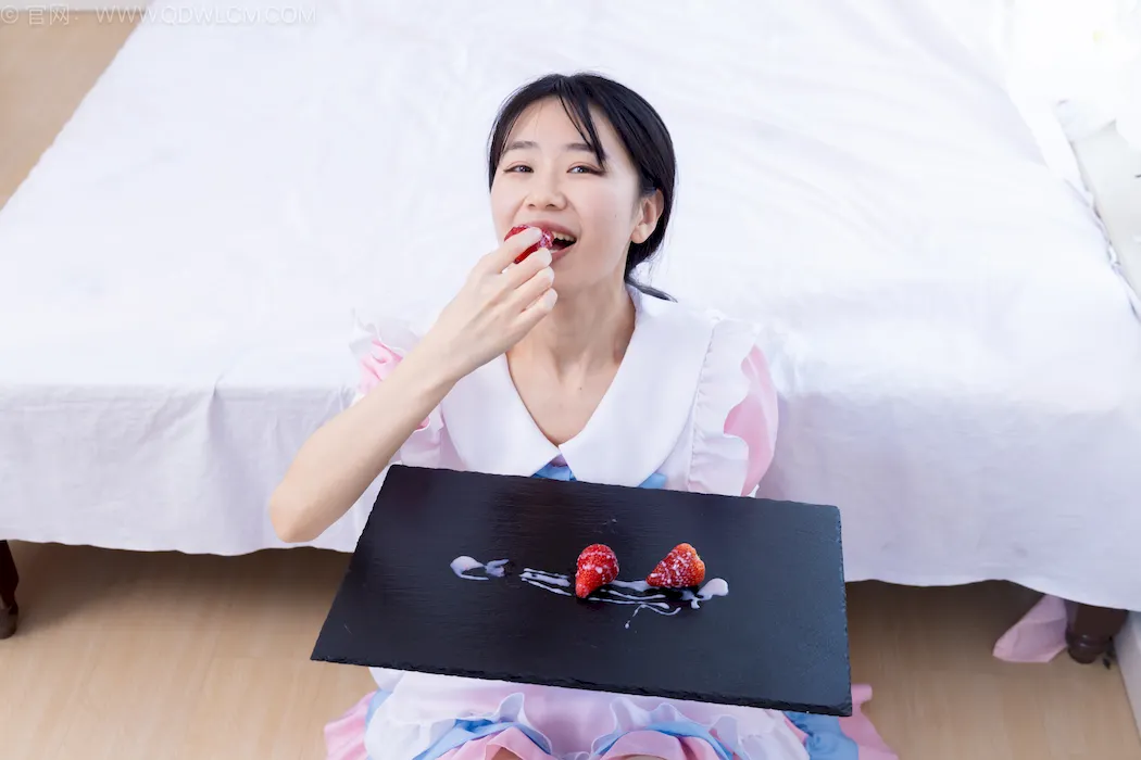 勿恋传媒 NO.2802 菜菜-平底鞋、白棉袜、裸足、钕仆装[326P/1V/5.71GB]插图