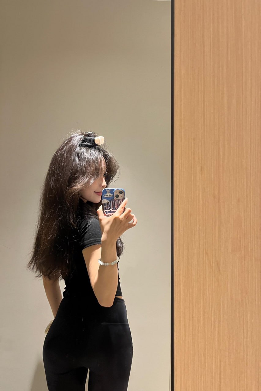 桃子足拍系列 011 清纯女大套路脸脚同框[3P/4V/240 MB]插图4