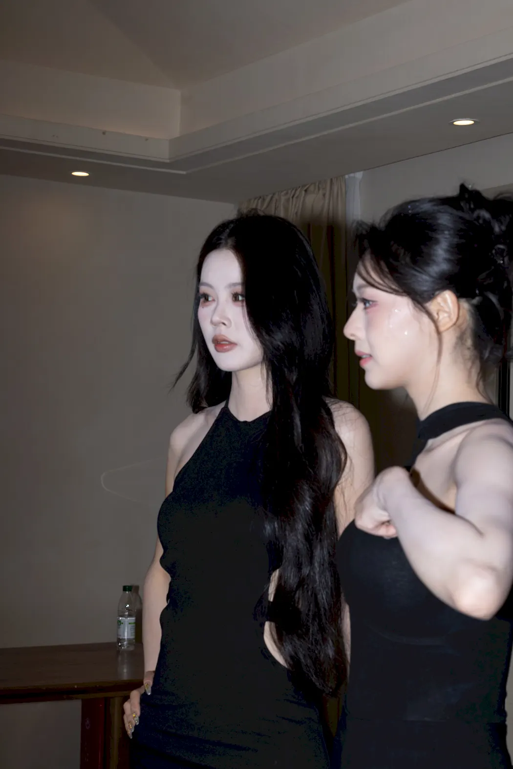 精选街拍作品 NO.7373 潘潘PCC女神破洞黑丝[64P/109MB]插图1