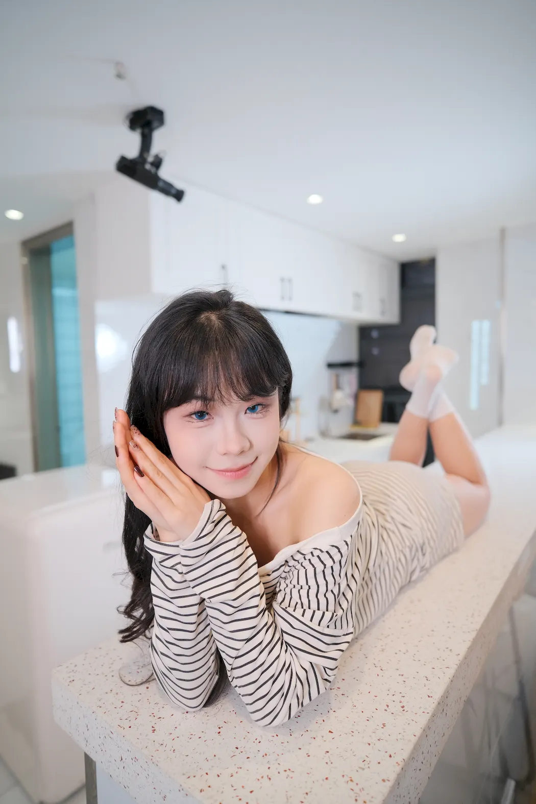 糊糊盟主 NO.001 – 厨房条纹衫[21P/272MB]插图2