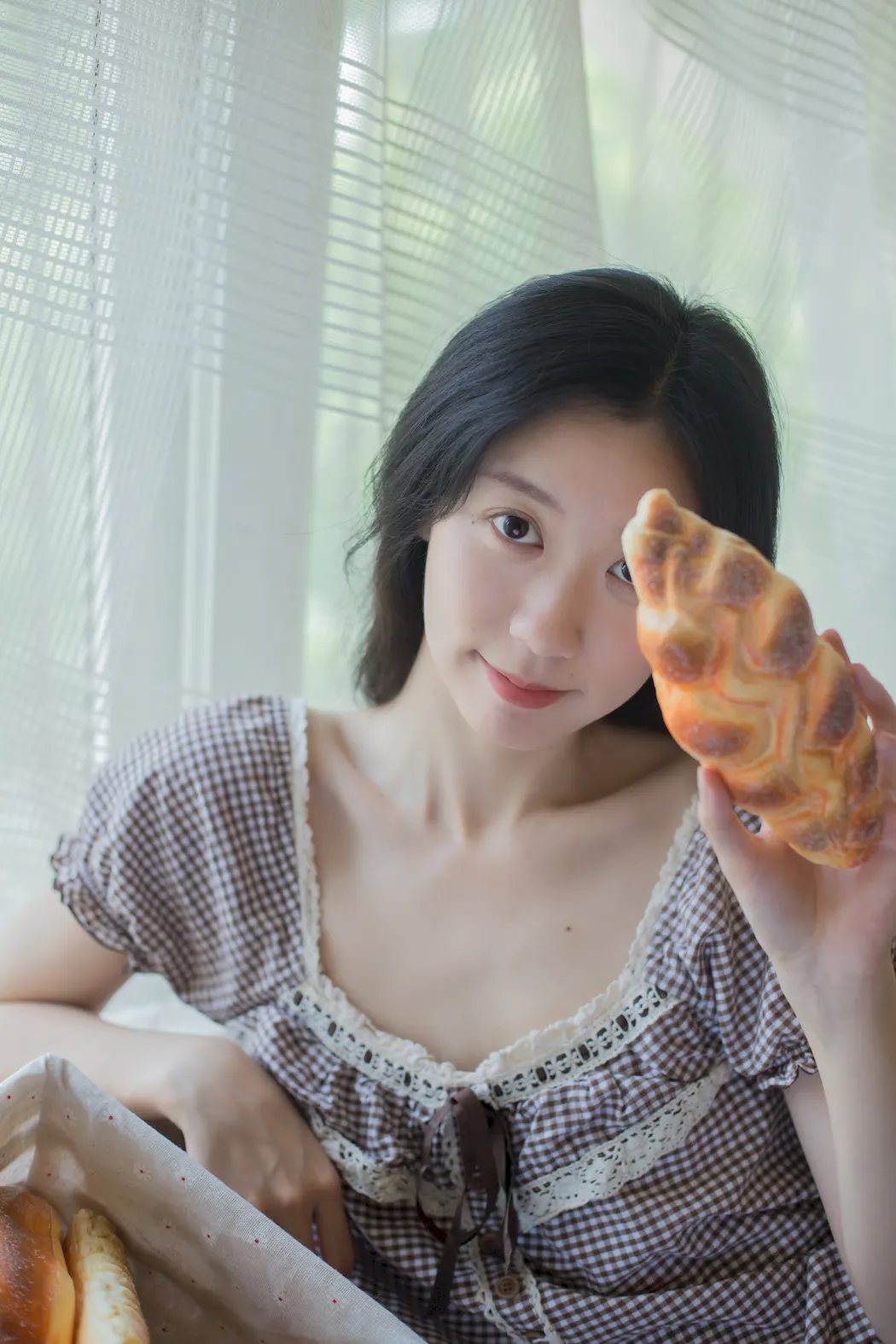 [YITUYU艺图语]2023.08.31 要吃布丁吗 饲猫少女-[33+1P/315MB]插图3