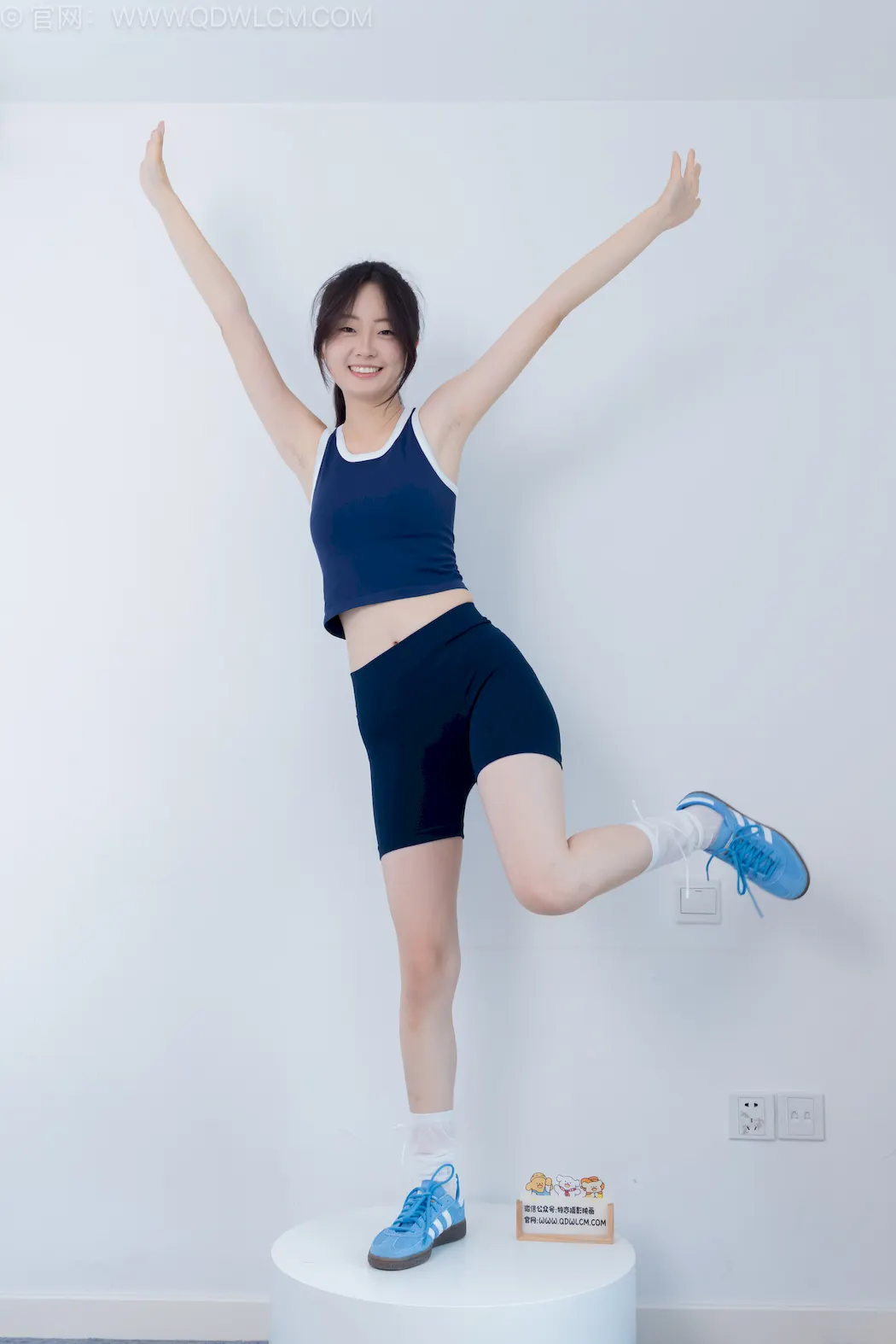 勿恋传媒 NO.2822 萌萌-帆布鞋、纯白棉袜、裸足[150P/1V/3.10GB]插图2