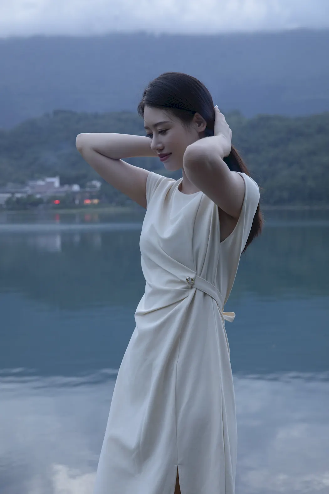 [YITUYU艺图语]2023.09.02 湖 Chenaling_CL[22+1P/358MB]插图2