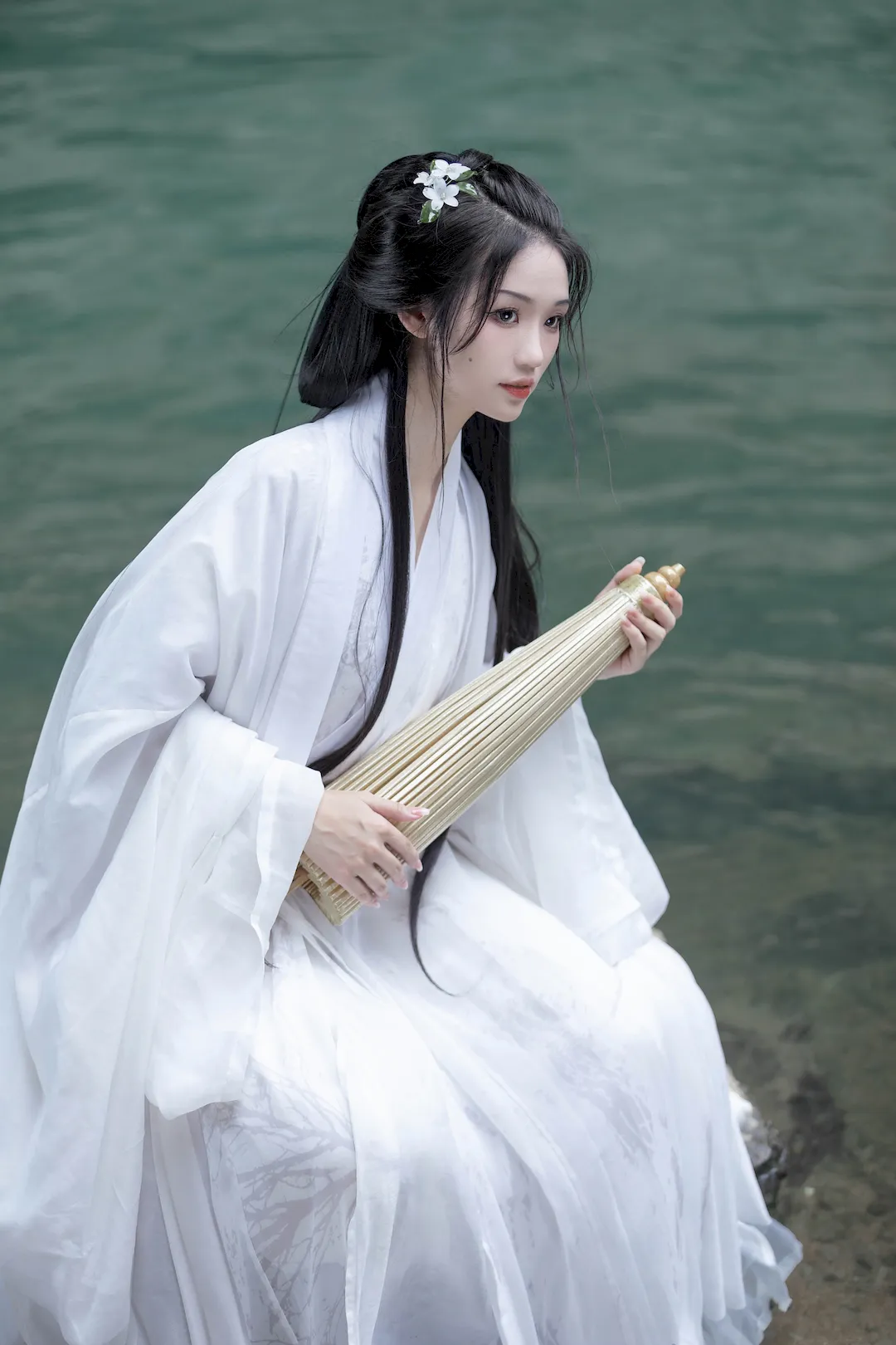 [YITUYU艺图语]2023.09.11 风 晚江亭[36+1P/389MB]插图1