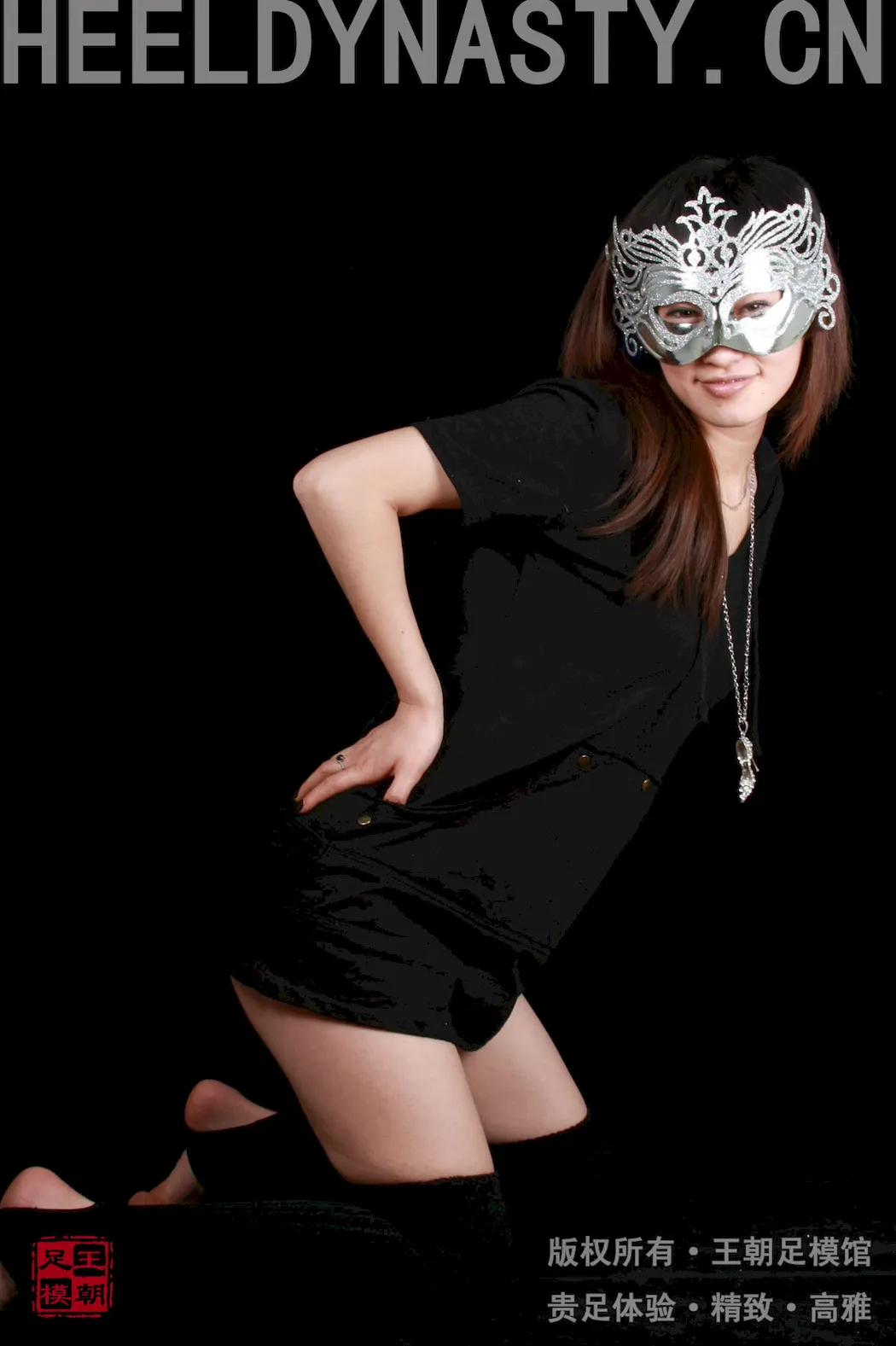 [王朝贵足]0011 室内套图 宣萱长统黑棉袜银色面具冷调小魔女系列B[29P/11MB]插图2