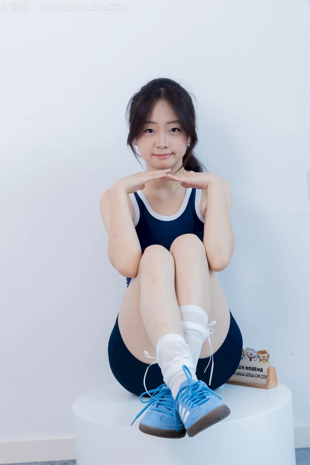 勿恋传媒 NO.2822 萌萌-帆布鞋、纯白棉袜、裸足[150P/1V/3.10GB]插图3