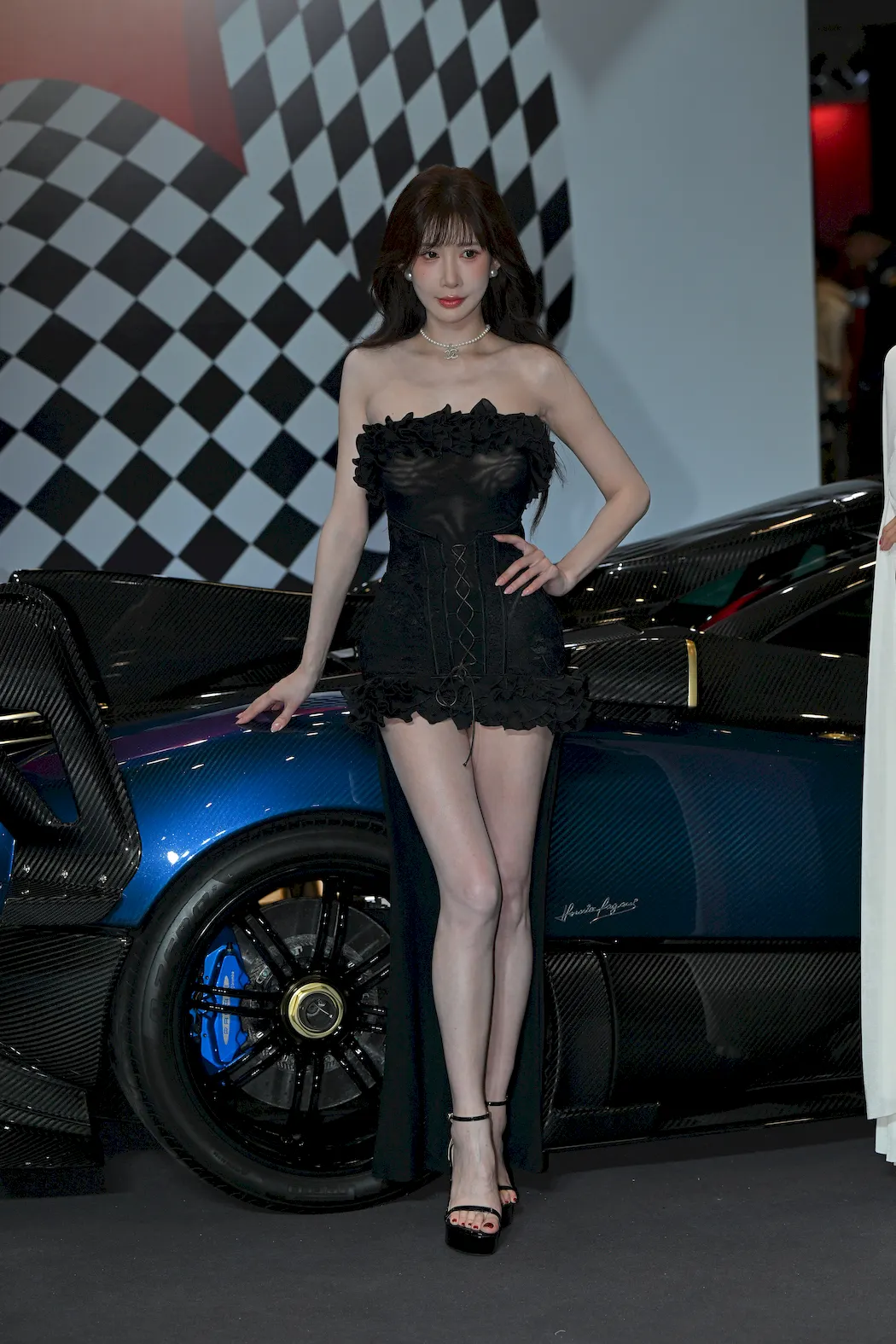精选街拍作品 NO.7330 白皙美腿win呀[132P/223MB]插图3