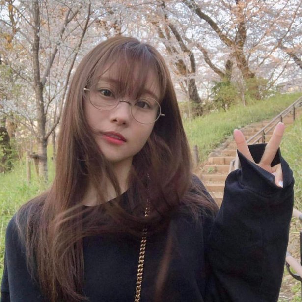这么可爱的30岁《重盛里美》久久不见不但没变老竟然还逆龄成长…