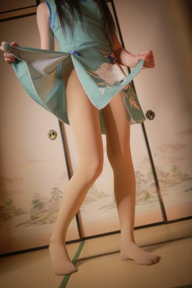 风之领域精品写真@No.156 伞下的旗袍少女 [40P/272MB]