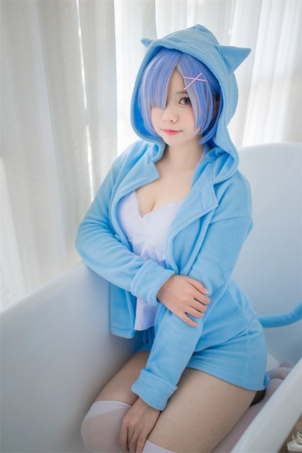 微博红人@小野妹字w 浴缸里的蓝色精灵 [22P/145MB]