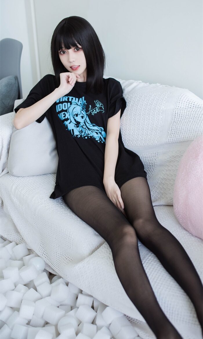 微博红人-动漫博主@你的负卿 清纯可爱居家私服 [10P/73.6MB]