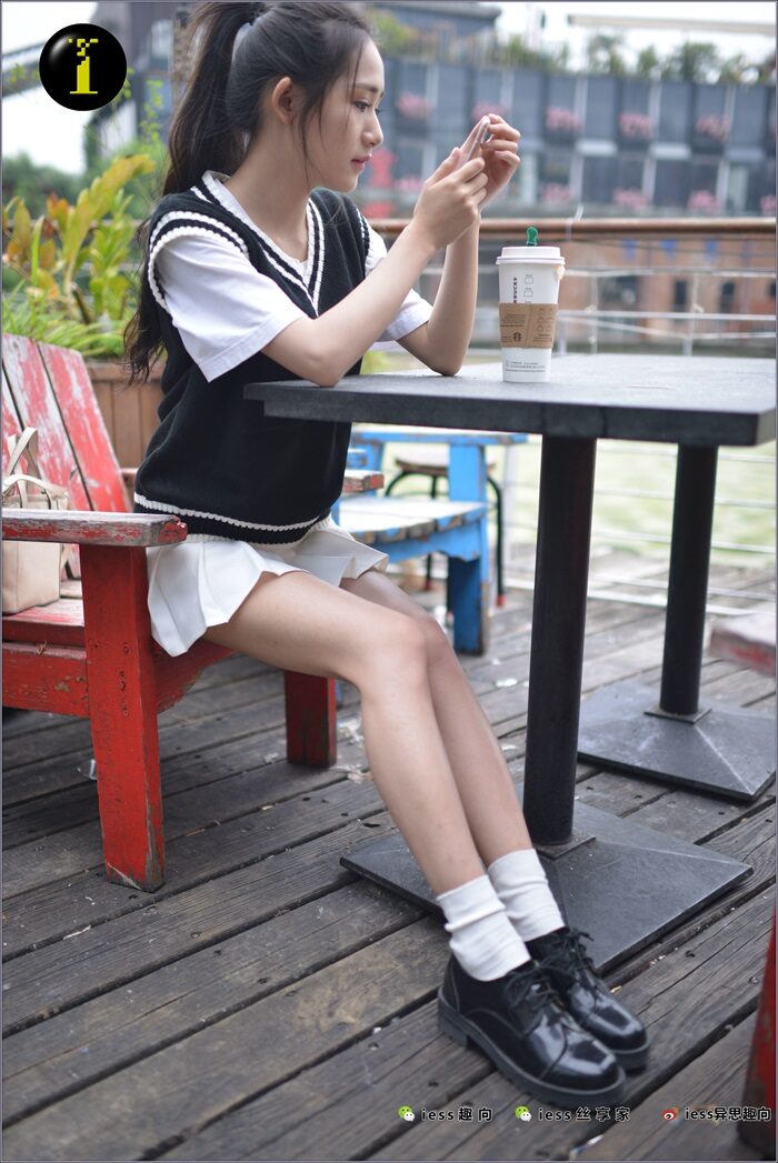 [IESS异思趣向] 普惠集 029-2 幸子 光腿 [99P/136MB]