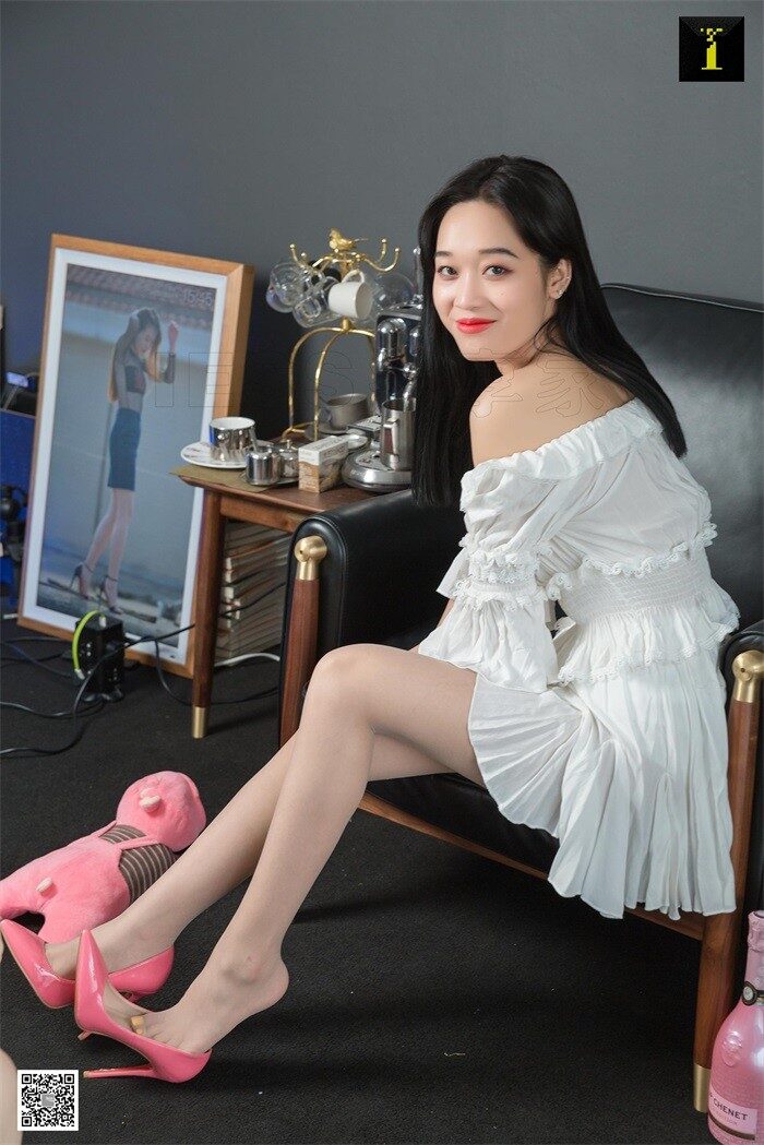 [IESS异思趣向] 2019.07.05 丝享家522：《可乐的少女系高跟》可乐 [87P/31MB]