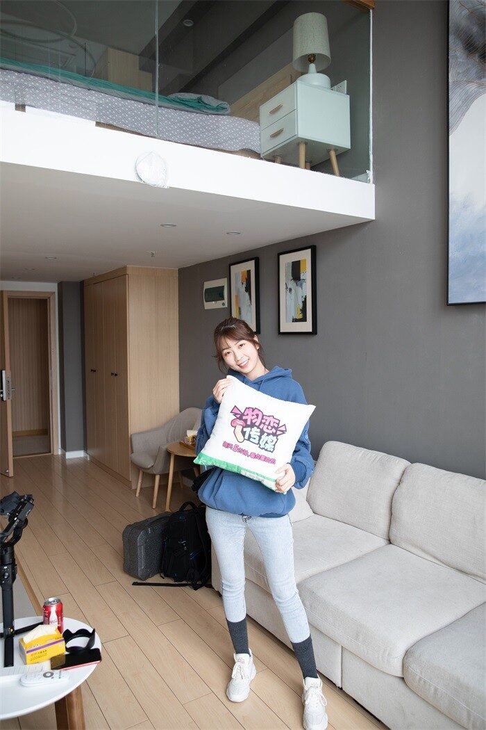 勿恋传媒 No.098 米莱-俏皮可爱长筒袜 [177P/1V/2.34GB]