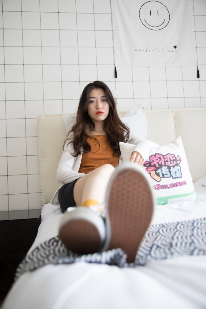 勿恋传媒 No.172：佳琪-民宿里纯情的她 [144P/1V/2.2G]