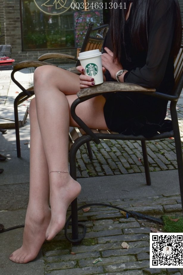 大生模拍 No.081 小梅-星巴克门口秀肉丝 [45P/1V/314MB]