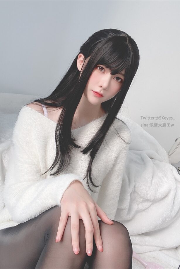 微博红人@眼酱大魔王w 毛衣黑丝腿控 [39P/1V/190MB]