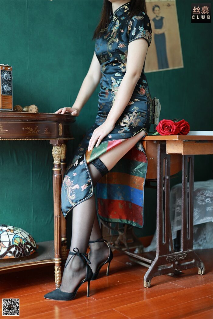 丝慕写真 SM098 天天一元 模特：张小姐《旗袍秀》[63P/73.1MB]