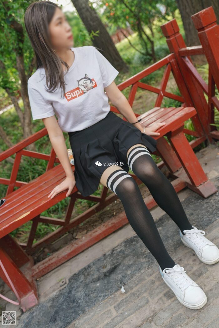 [SIEE丝意] No.303 小羽 公园路上的风景 [77P/202MB]