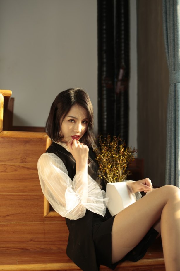 奈丝写真 NO.005：成希-长腿和趾间 [32P/128MB]