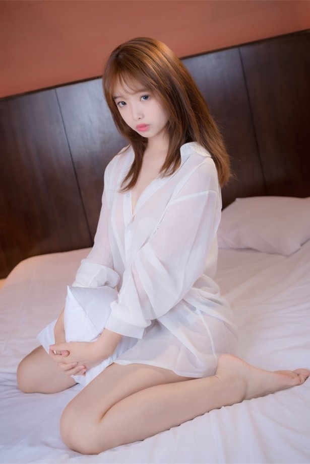 微博红人Coser@雯妹不讲道理 日本旅拍-衬衫 [35P/352MB]