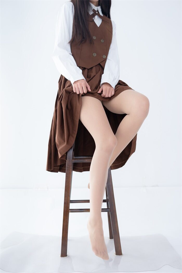 森萝财团写真 JKFUN-031 摄助习作-小梓 肉丝30D [48P/1V/1.09G]