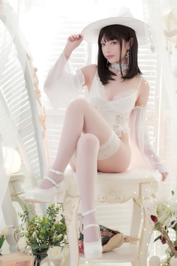 微博红人Coser@雯妹不讲道理  白女巫 [34P/254MB]