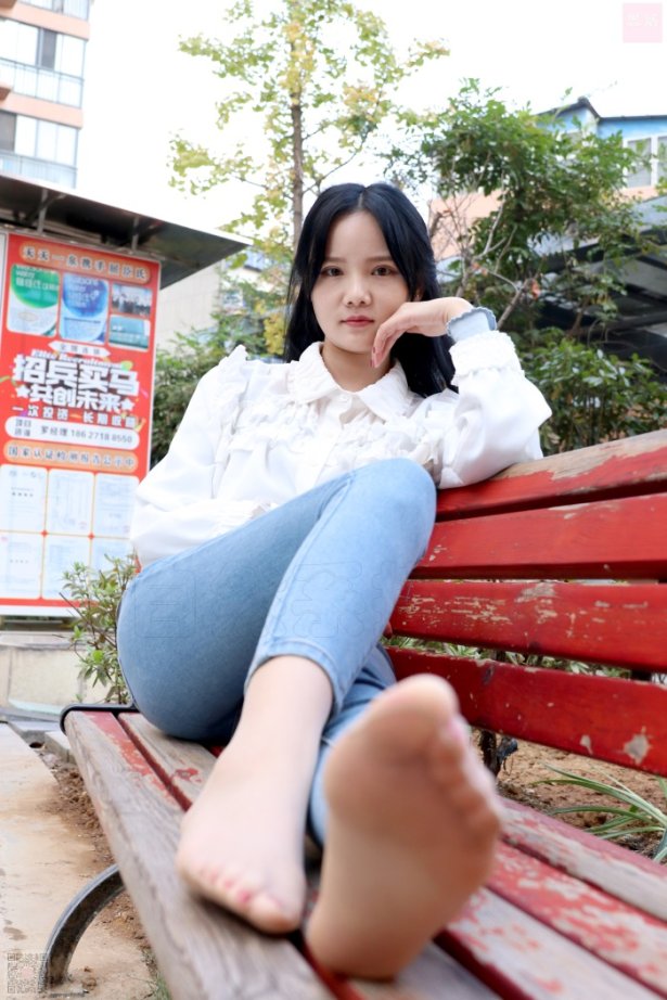 [SiHua思话] SH035 爱穿丝袜的乡下表妹 小表妹 [95P/2V/691MB]