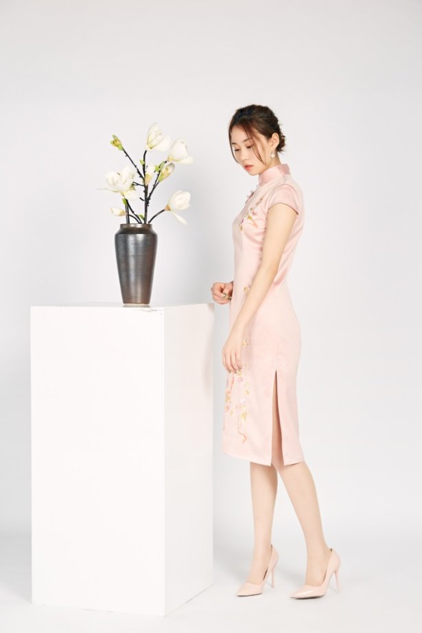 奈丝写真 NO.051：璐璐 一身裸粉 [33P/204MB]