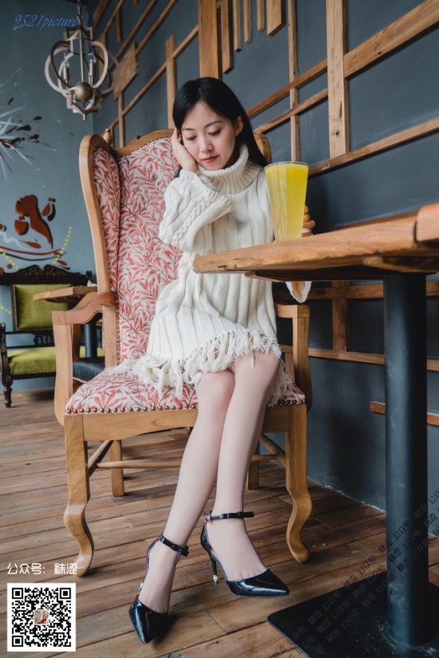袜涩写真 VOL.023 莎莎的温柔毛衣与肉丝 [57P/231MB]