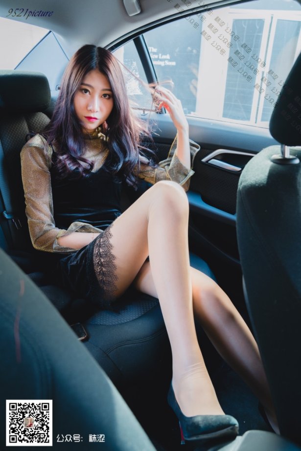 袜涩写真 VOL.027 伟伟黑色吊带连衣裙 [75P/1.62G]