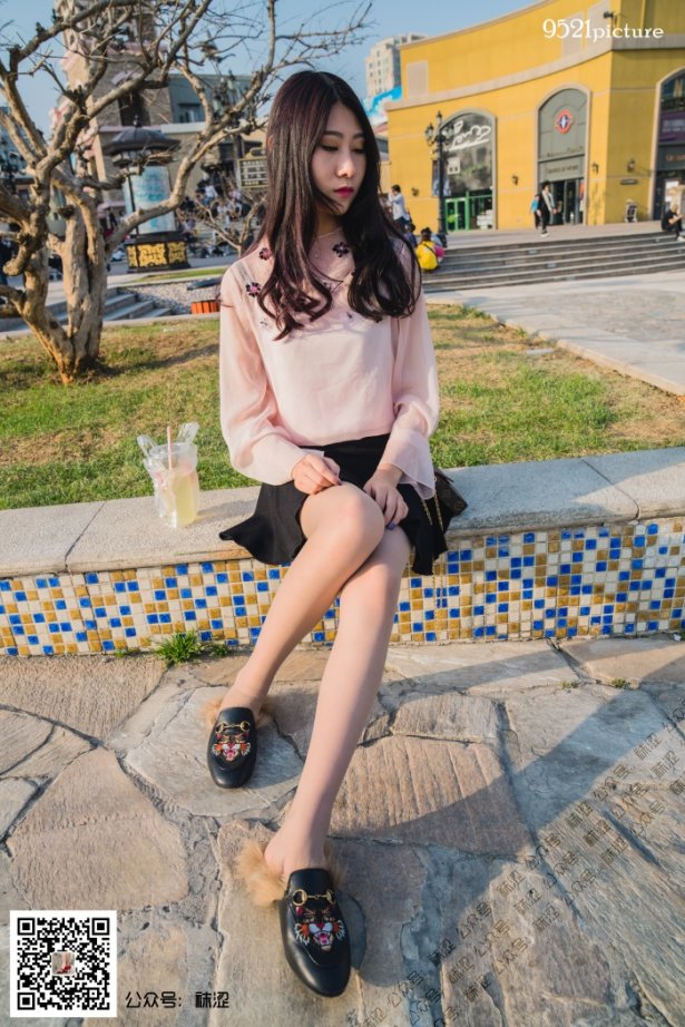 袜涩写真 VOL.031-伟伟的黑色小短裙 [30P/615MB]