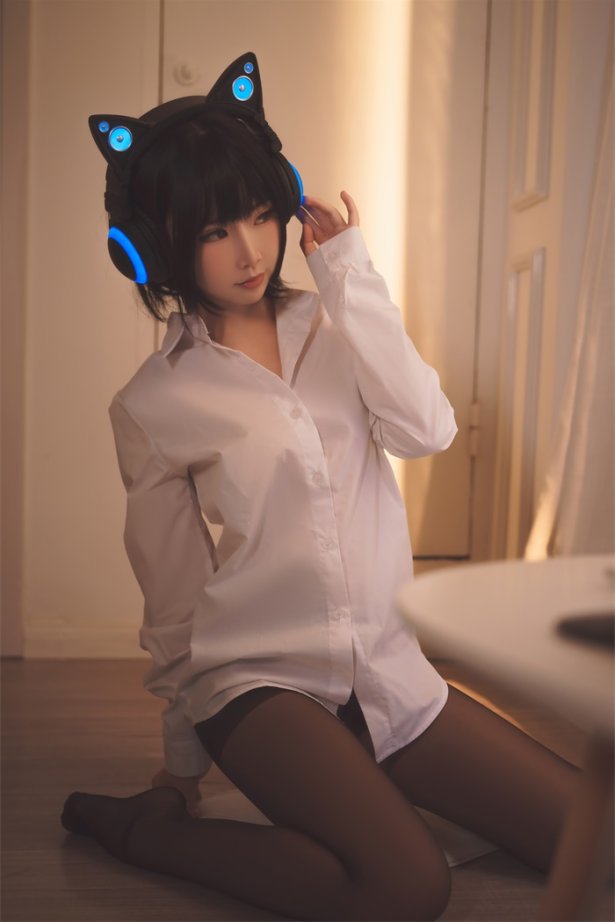 人气动漫Coser@面饼仙儿 – 猫耳耳机 [17P/107MB]