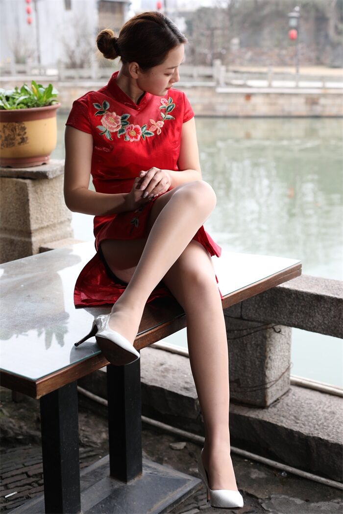 奈丝写真 NO.074：毛毛-古典旗袍+腿足的美 [39P/161MB]