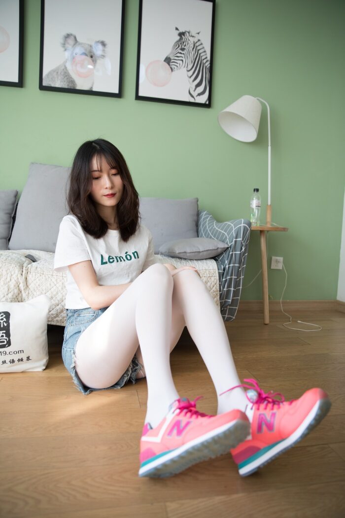 勿恋传媒 No.298 猫耳-草莓牛奶 [143P/1V/3.79G]