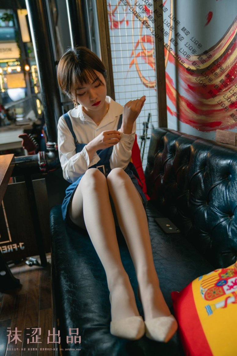 袜涩写真 VOL.059 暖暖的超级姓感牛仔连体裤 [51P/138MB]