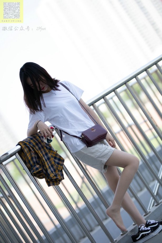 [LSS山茶摄影] NO.031 XUE妹操场肉丝 [89P/79MB]