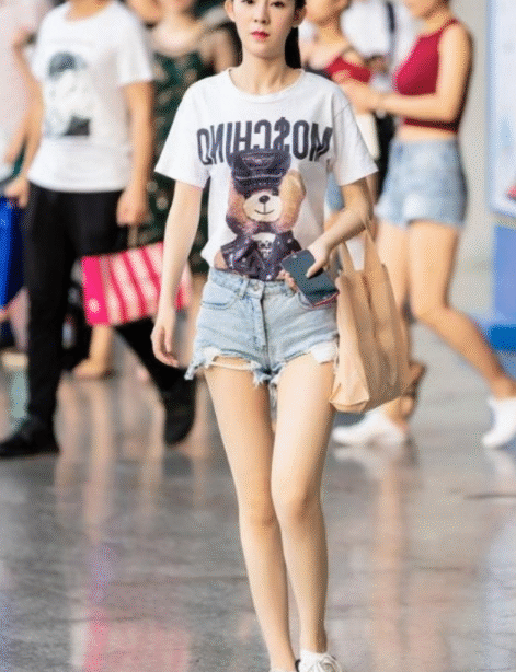 爆笑GIF图：姑娘，我是真佩服你，真是够强大的！