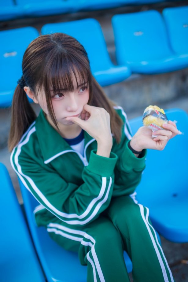 人气Coser动漫博主@绮太郎 运动服女孩3 [18P/64MB]