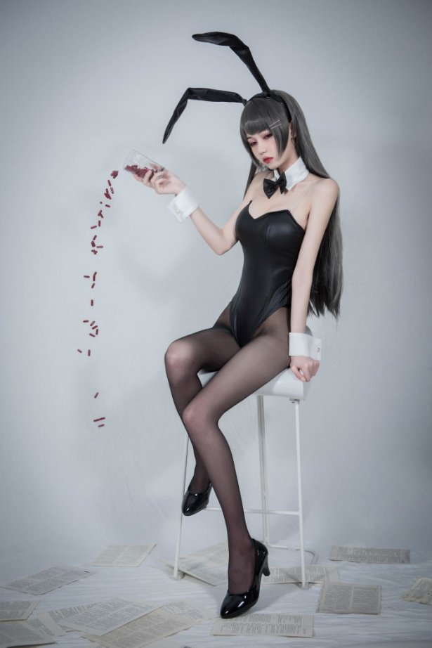 微博红人-动漫博主@你的负卿 學姐兔女郎 [19P/132MB]