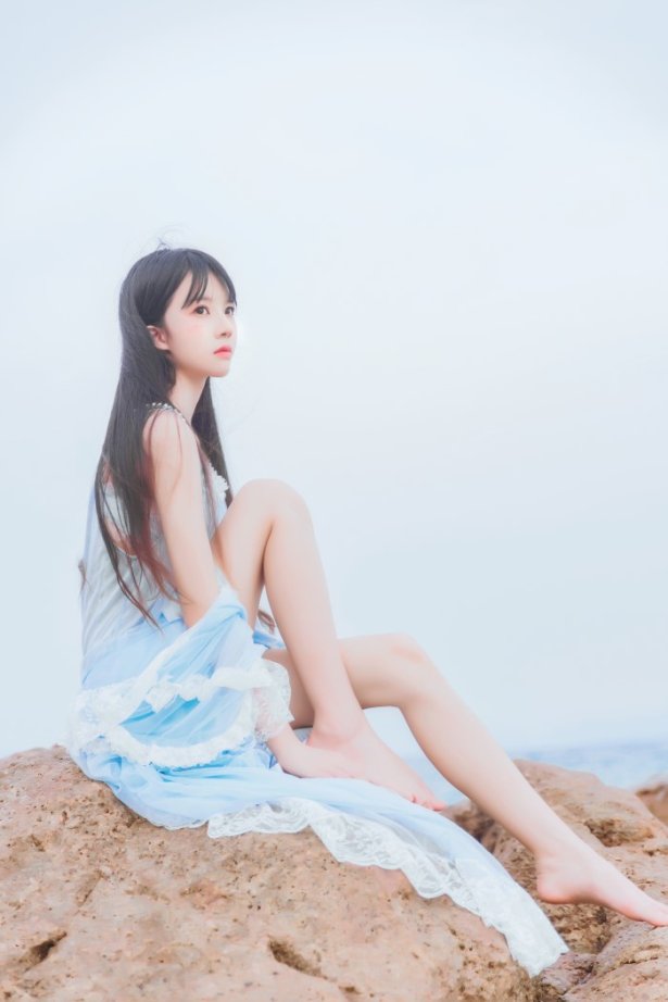 罗莉风COS 桜桃喵 – 长裙 [14P/233MB]