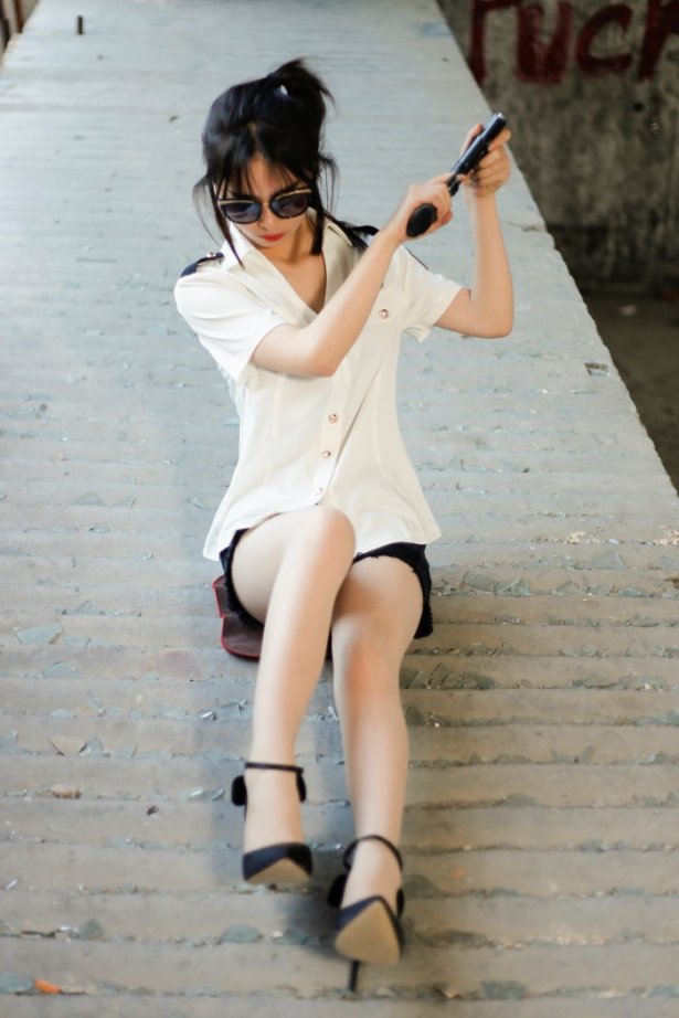 奈丝写真 NO.123：小仙 – 带你吃鸡 [35P/240MB]