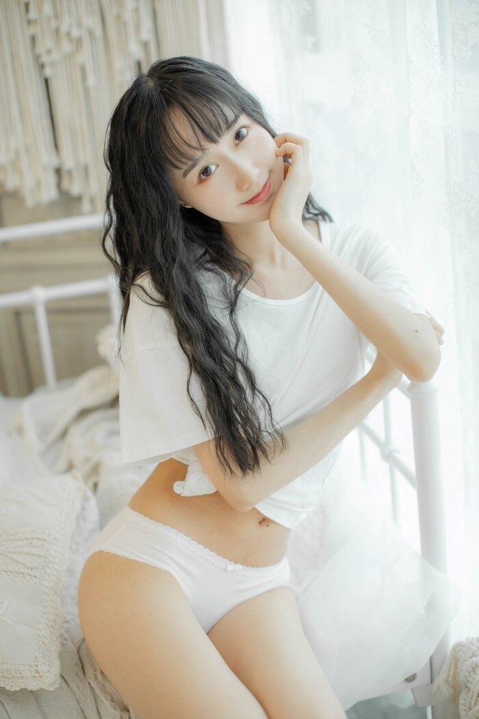 网荭Coser@木绵绵OwO – 3套内一电子图 [30P/155MB]