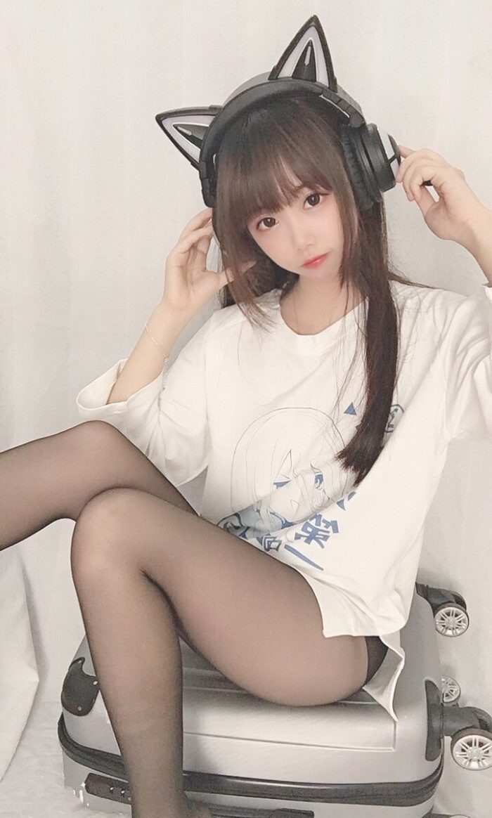 网荭Cos小解解@雪琪SAMA – 干物妹 [31P/5V/244MB]