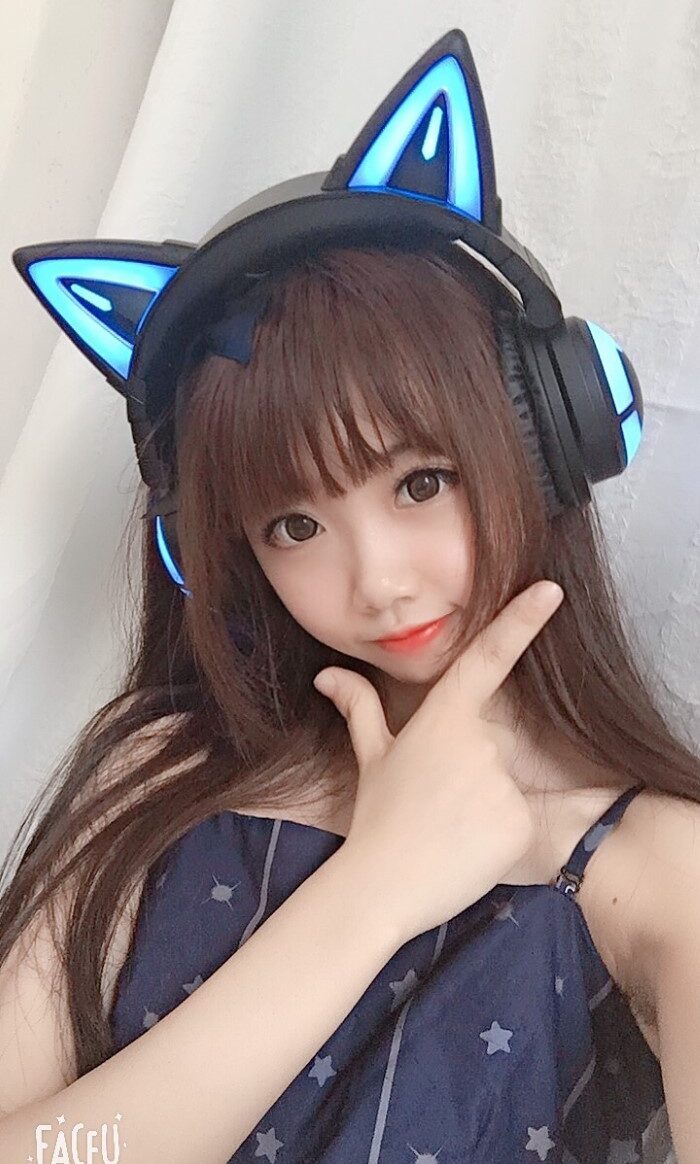 网荭Cos小解解@雪琪SAMA – 自拍足控 [15P/4V/127MB]