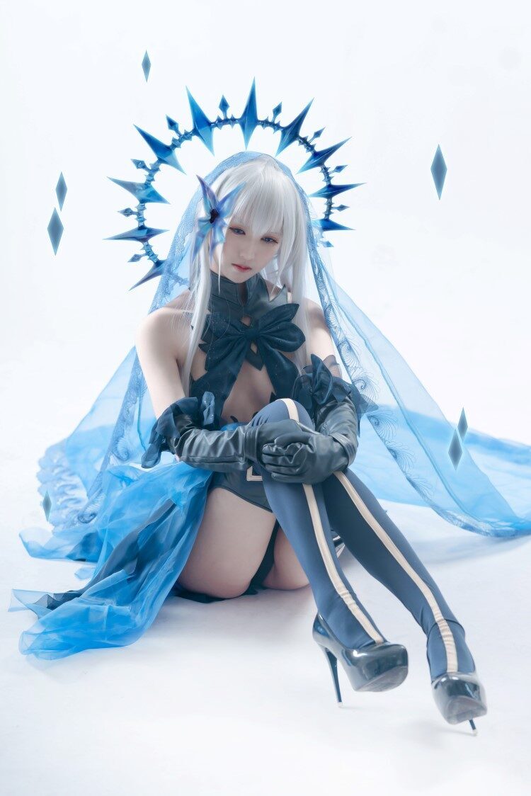 人气动漫Coser@鳗鱼霏儿 – 狂三 折纸 [15P/74MB]