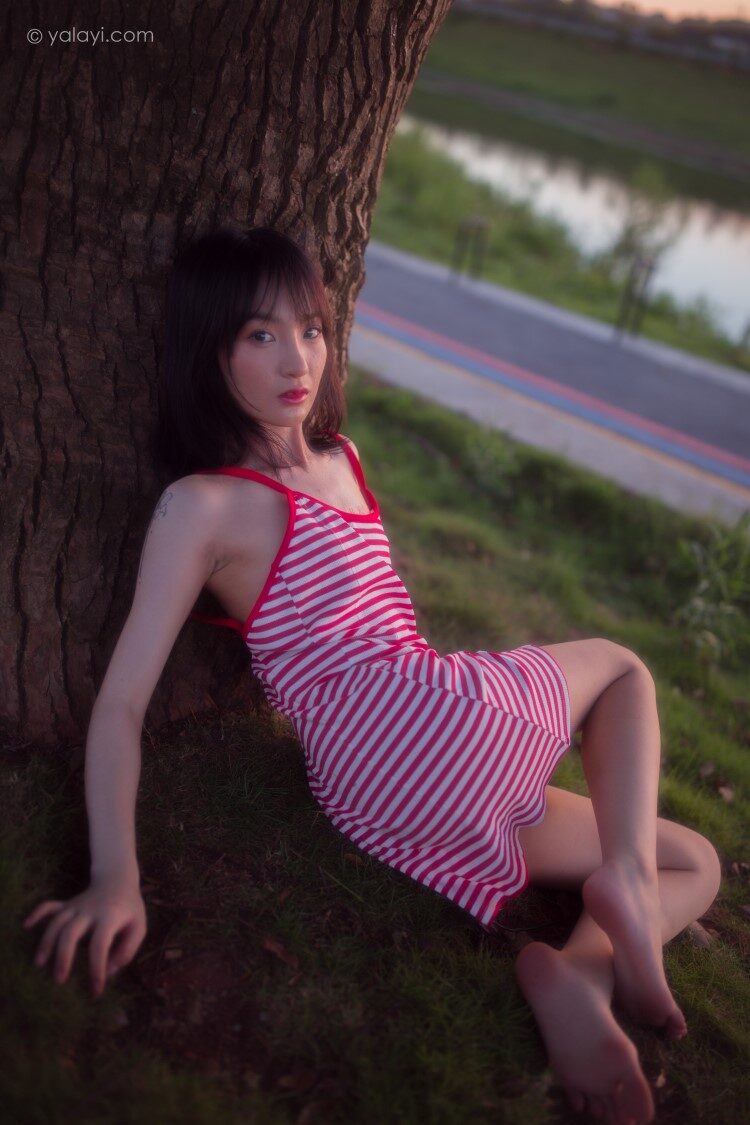 [YALAYI雅拉伊] 2020.08.17 NO.690 落落《红了》[57P/378MB]