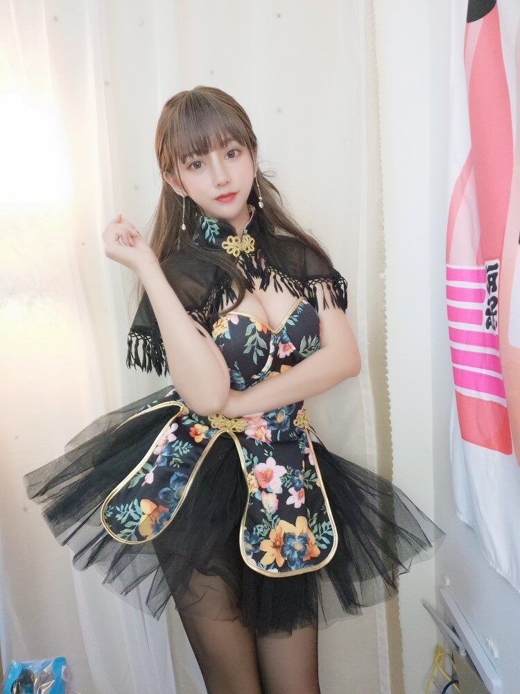 微博妹字@过期米线线喵 披肩 [17P/32MB]