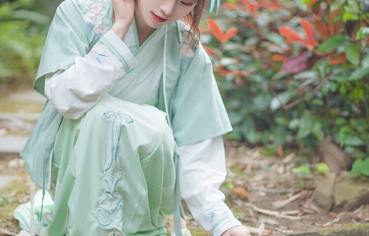 人气Coser动漫博主@绮太郎 娉娉袅袅十三余，豆蔻年华二月初 [19P/201MB]